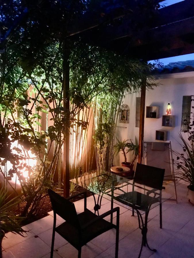 Mon Petit Bali Panzió Maussane les Alpilles Kültér fotó