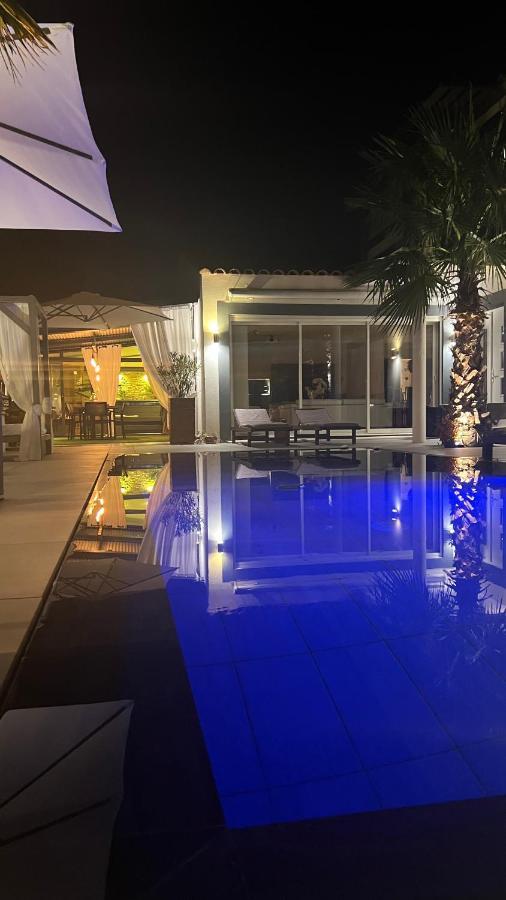 Mon Petit Bali Panzió Maussane les Alpilles Kültér fotó